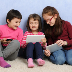 children-with-devices-2021-08-26-15-34-49-utc